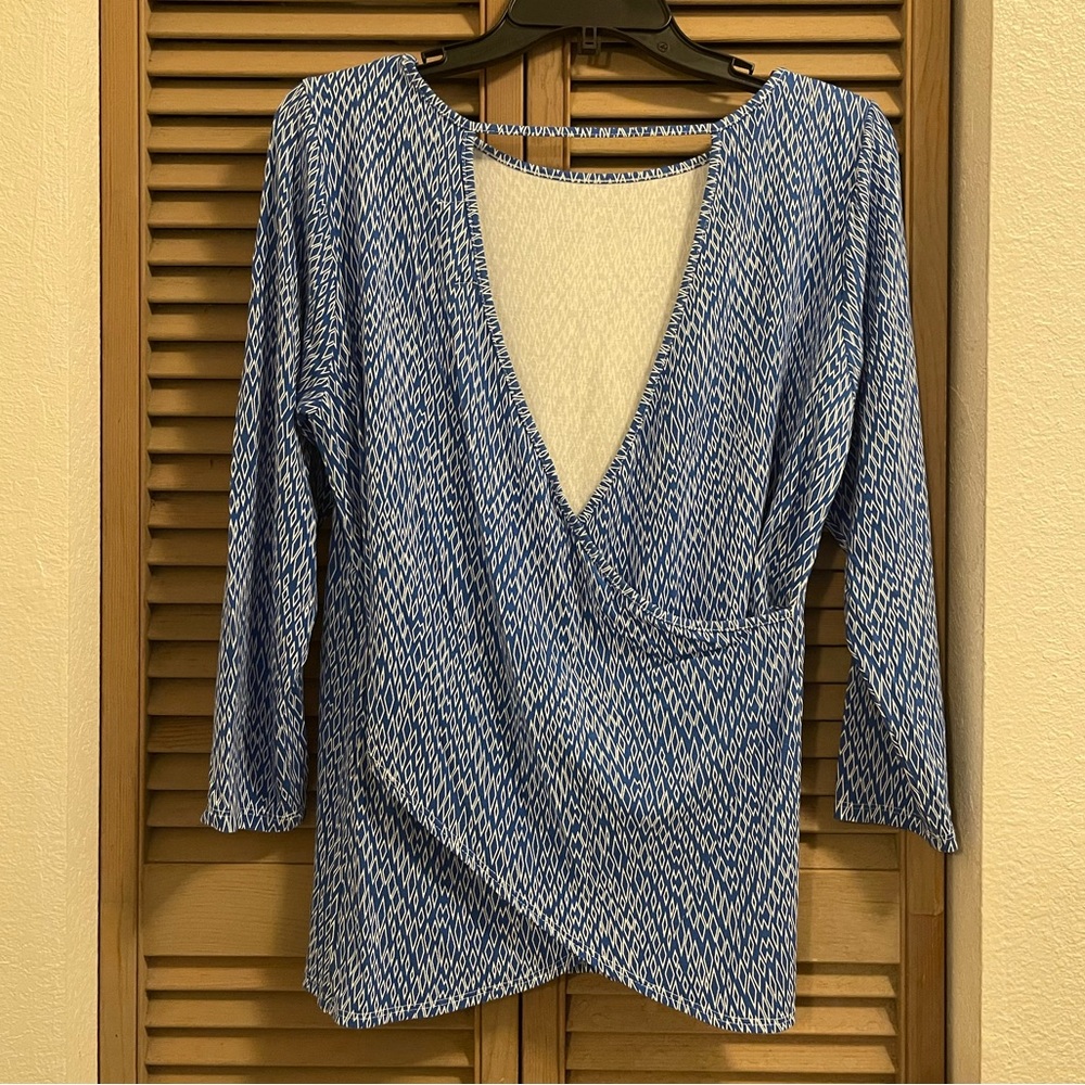 Fighting Eel criss cross wrap top Large